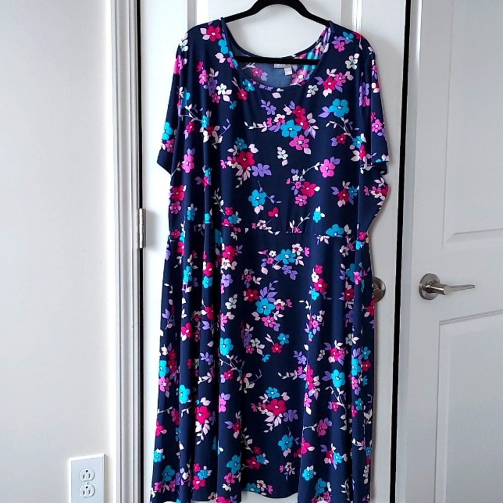 Women's within short sleeve dress blue with flowers  26/28  2x